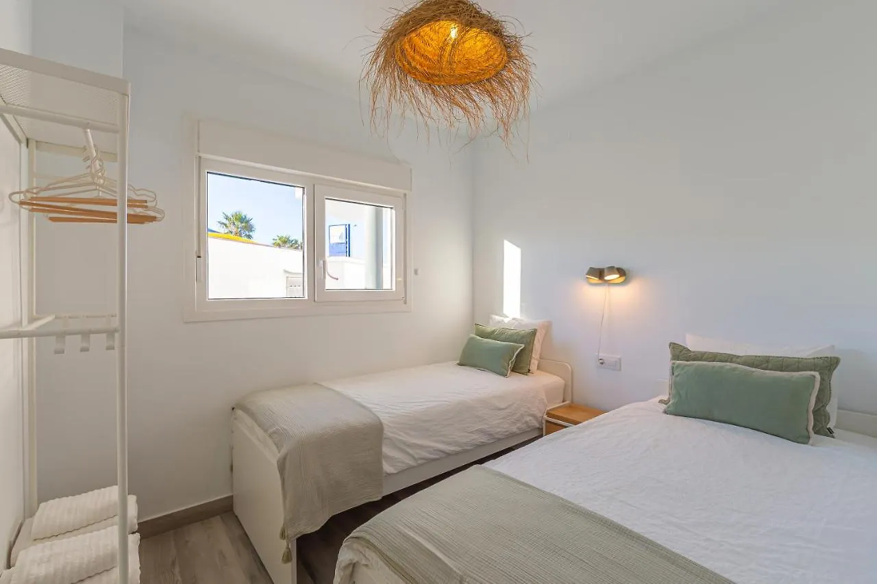 Jardin, Piscina Y Fibra Optica - Simplytarifa Apartment